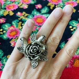 Massive Rock and Roll Rose Ring